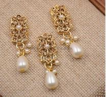 Fancy Button With Pearl & Stone