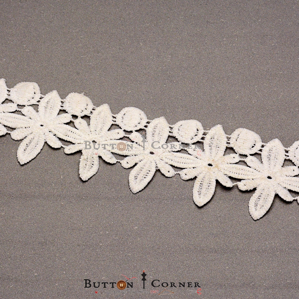 One Side Border Shuttle Lace