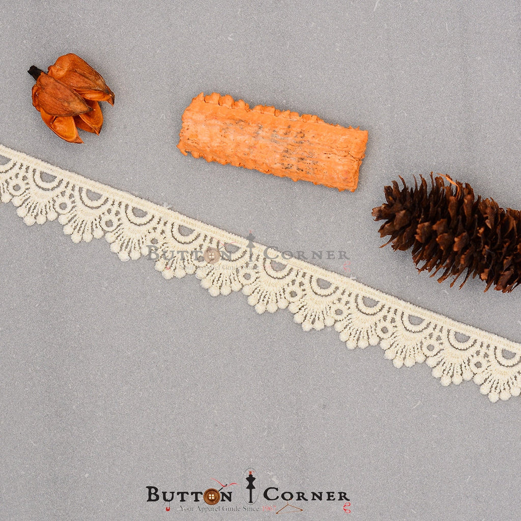 One Side Border Shuttle Lace