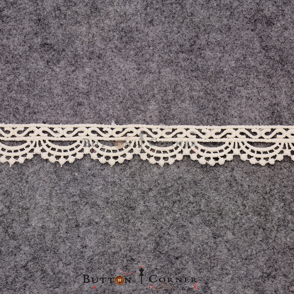 One Side Border Shuttle Lace