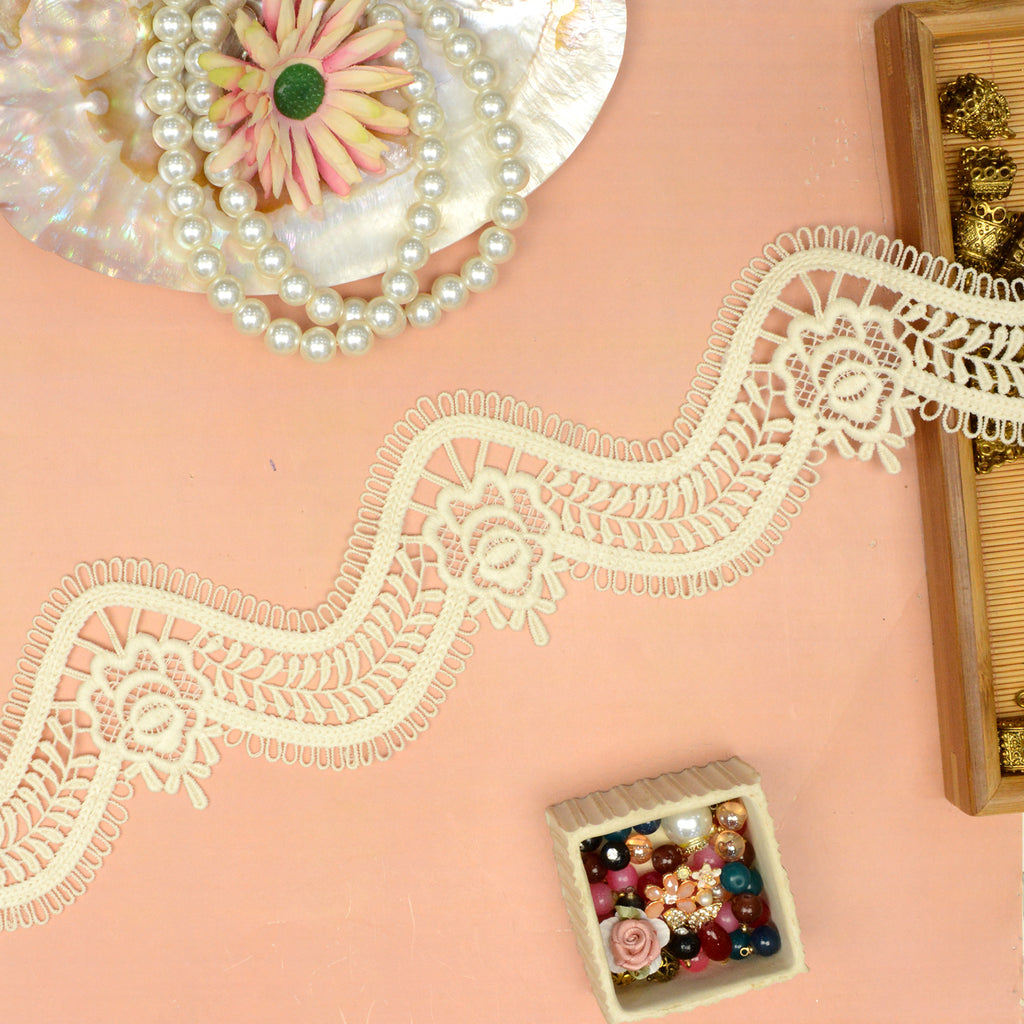 Applique Shuttle Lace