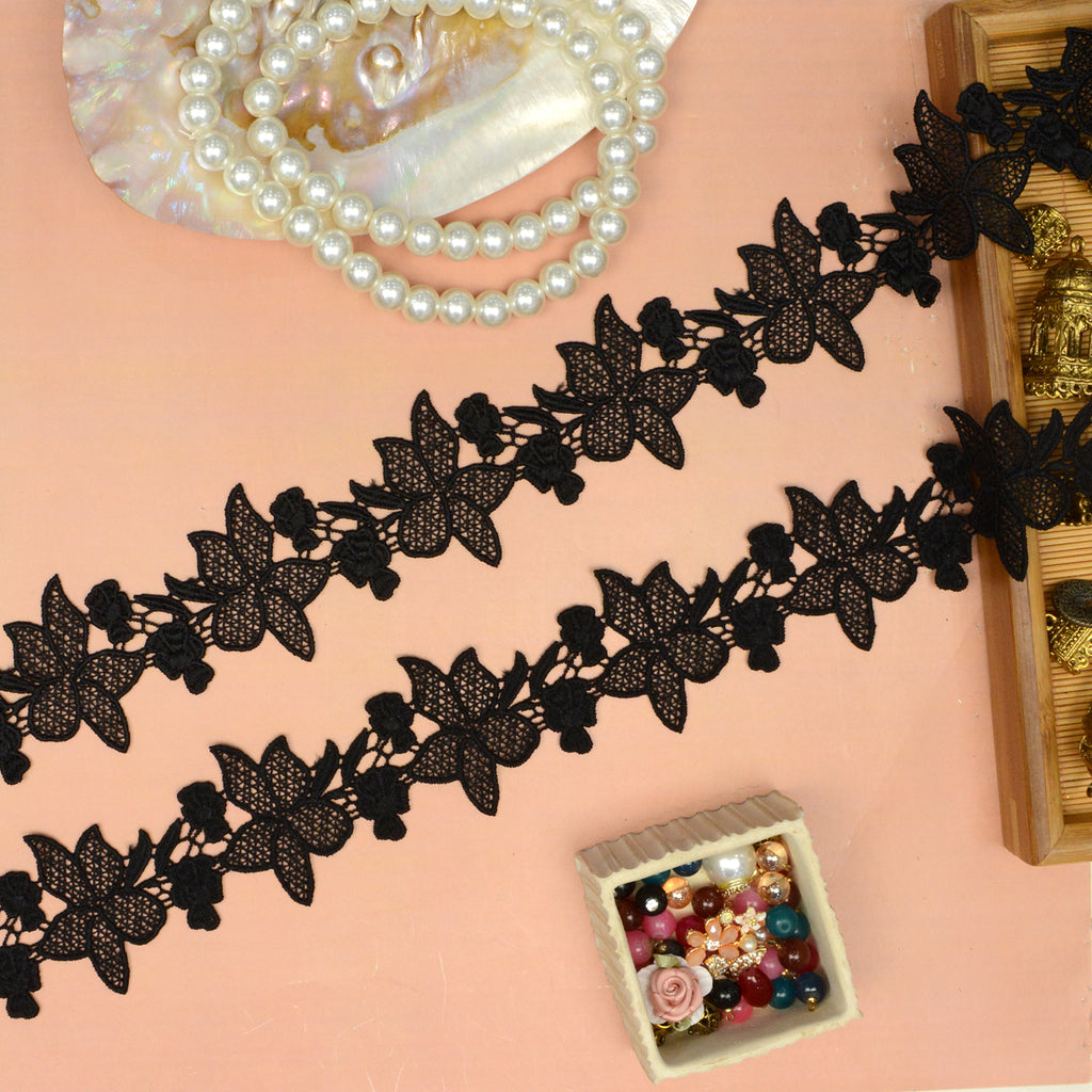 Applique Shuttle Lace