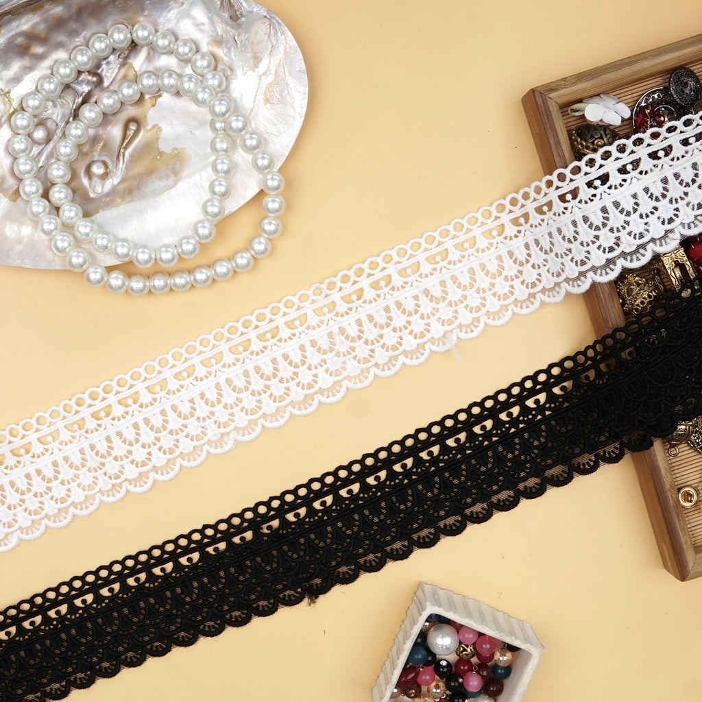 One Side Border Shuttle Net Lace