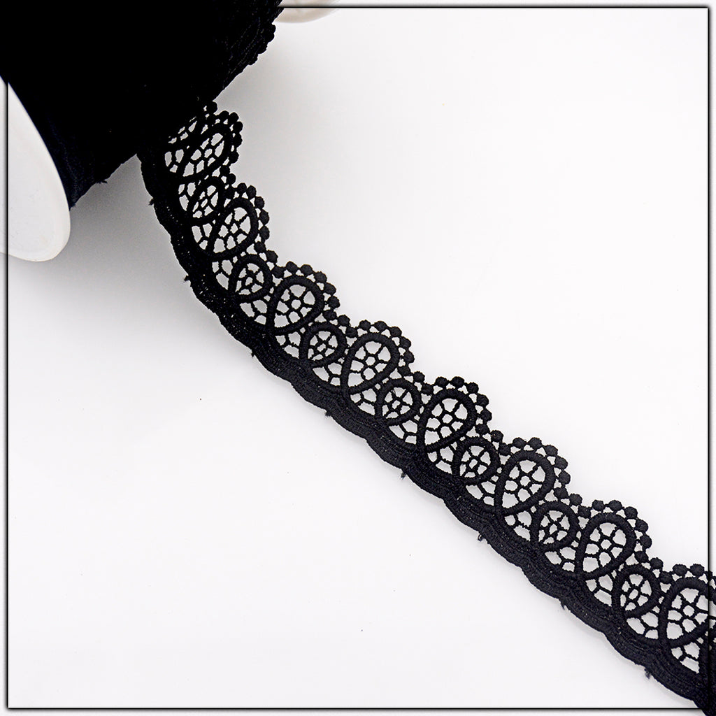 One Side Border Shuttle Lace
