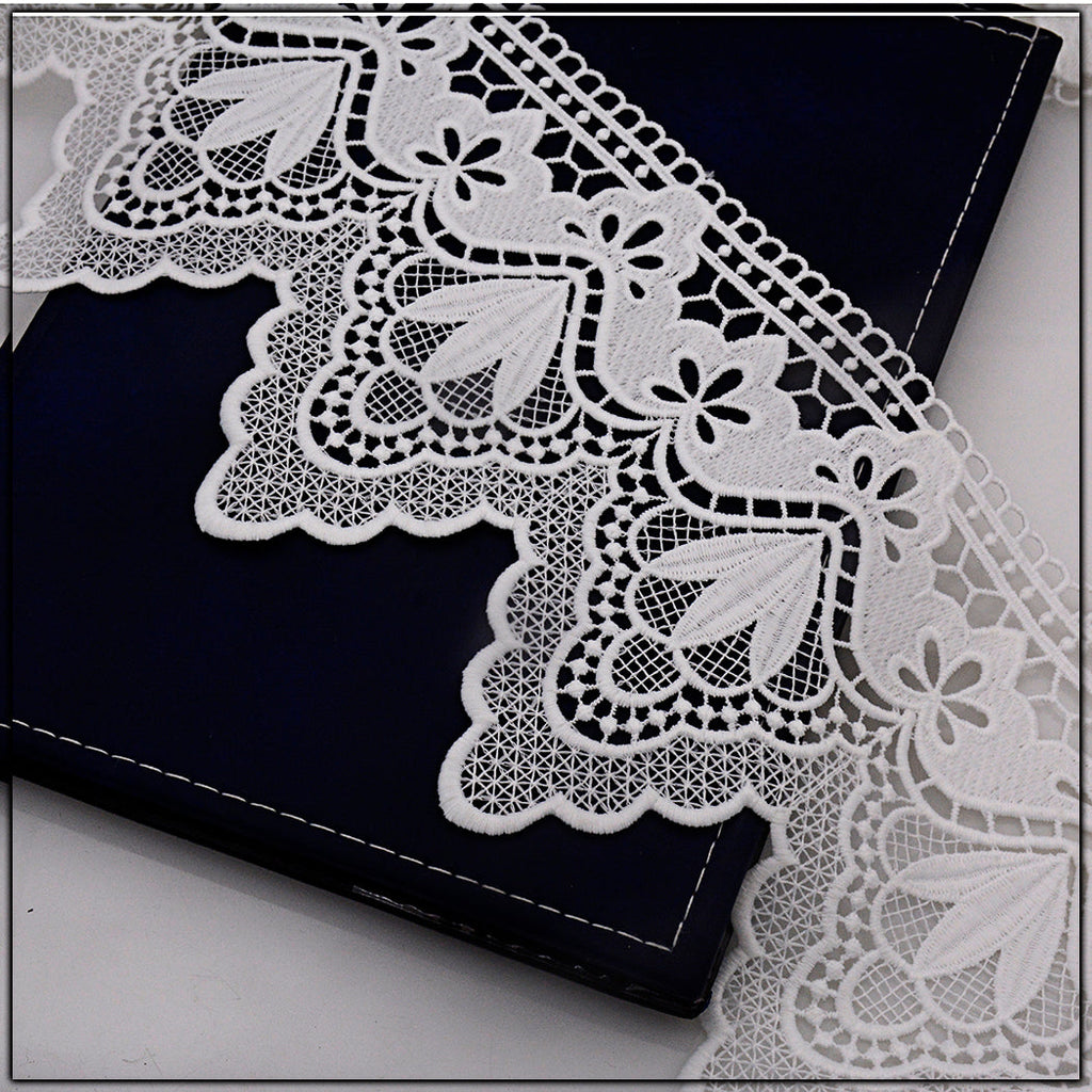 One Side Border Shuttle Lace