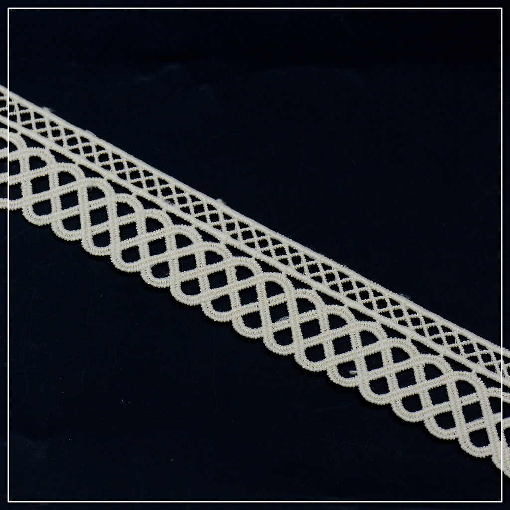 One Side Border Shuttle Lace