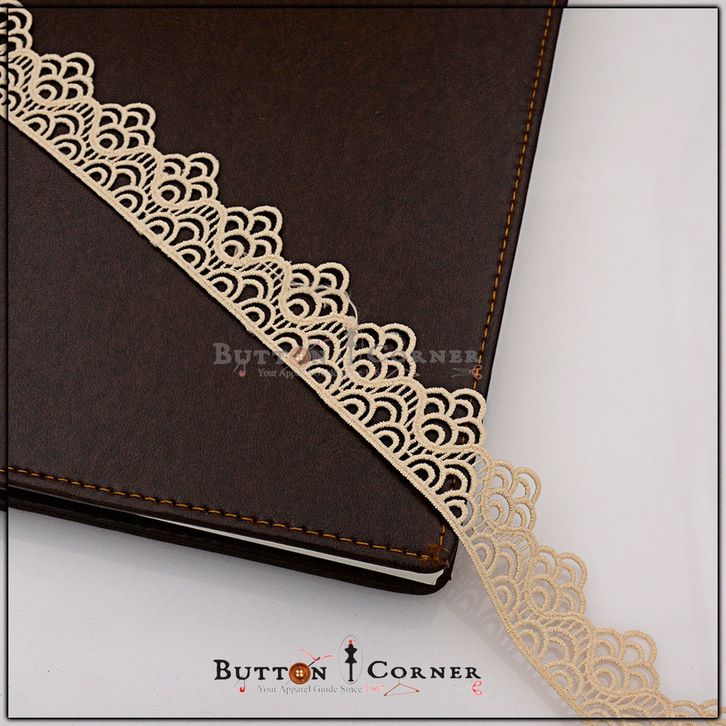 One Side Border Shuttle Lace