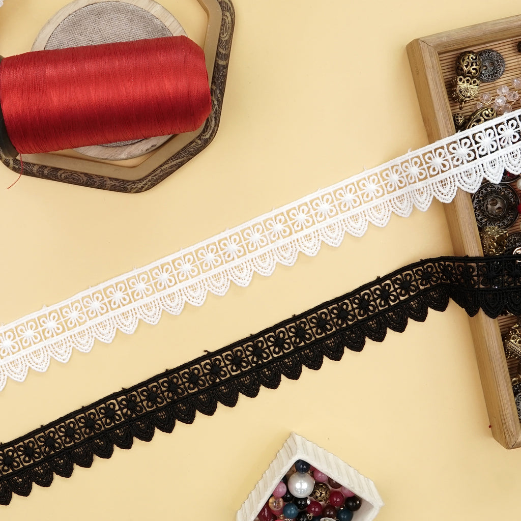 One Side Border Shuttle Lace