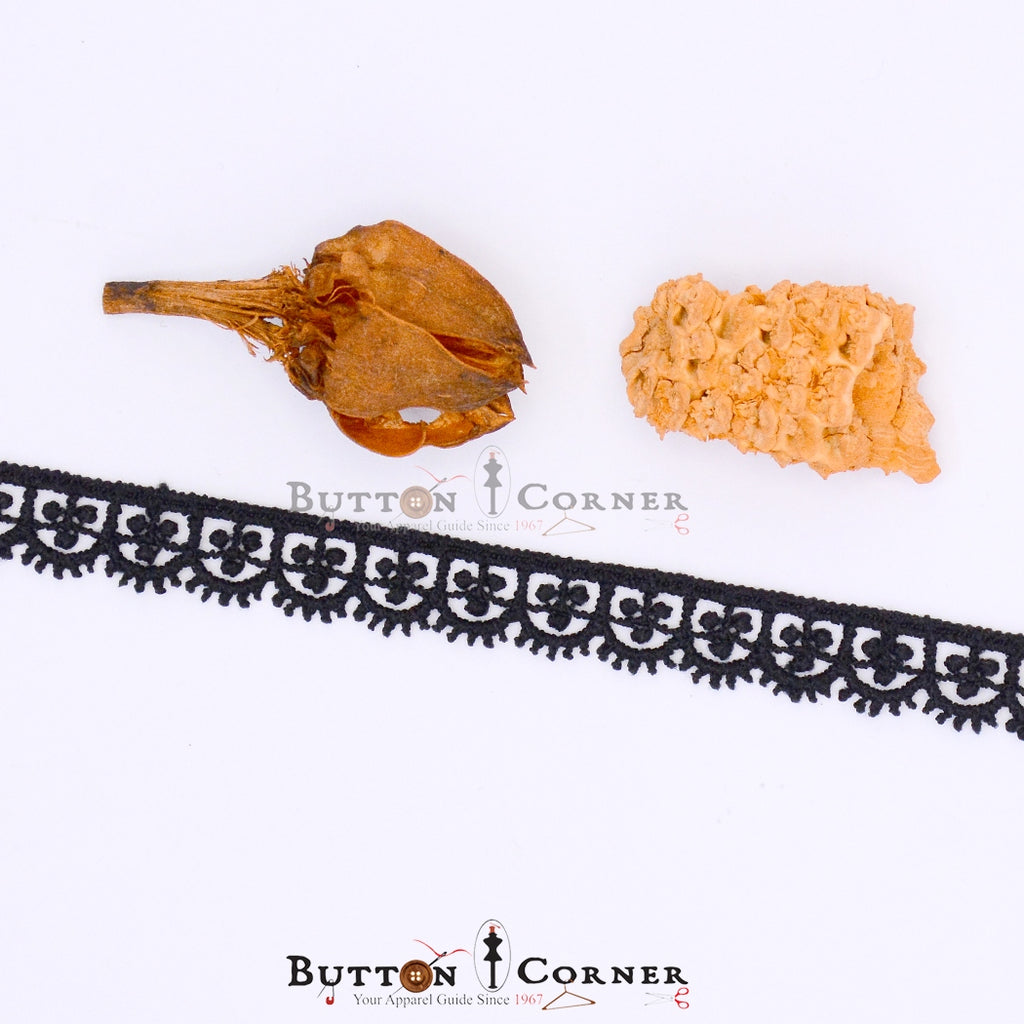 One Side Border Shuttle Lace