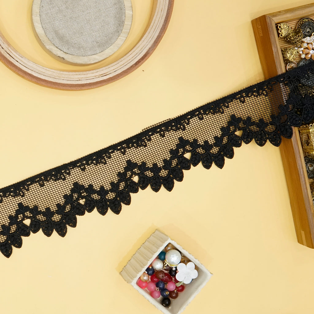 Shuttle Net Lace In Color