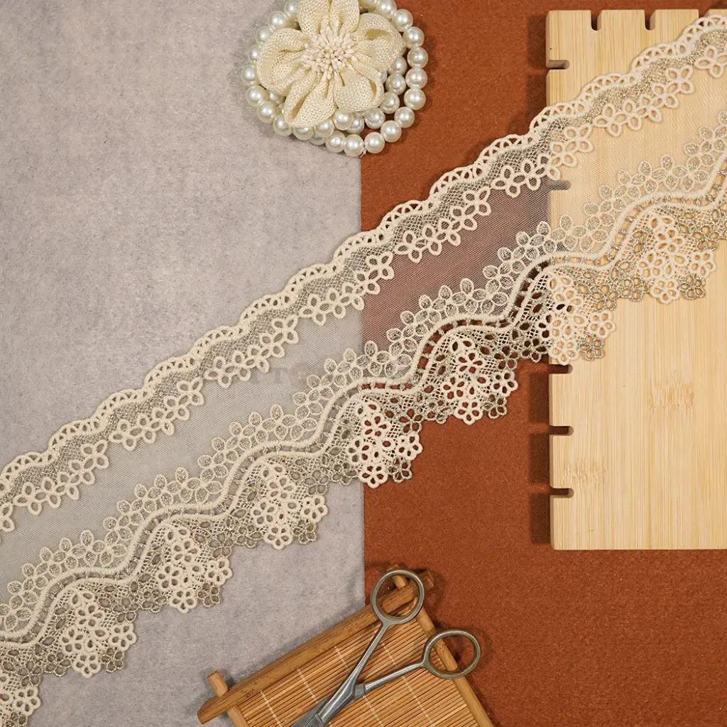 D6634Z OFF WHT GOLD.webp