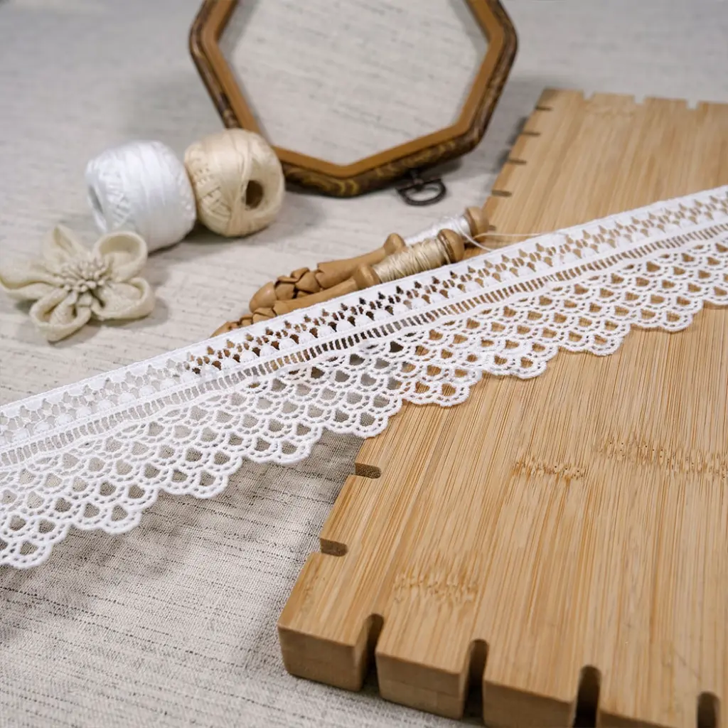18657-1 WHITE.webp