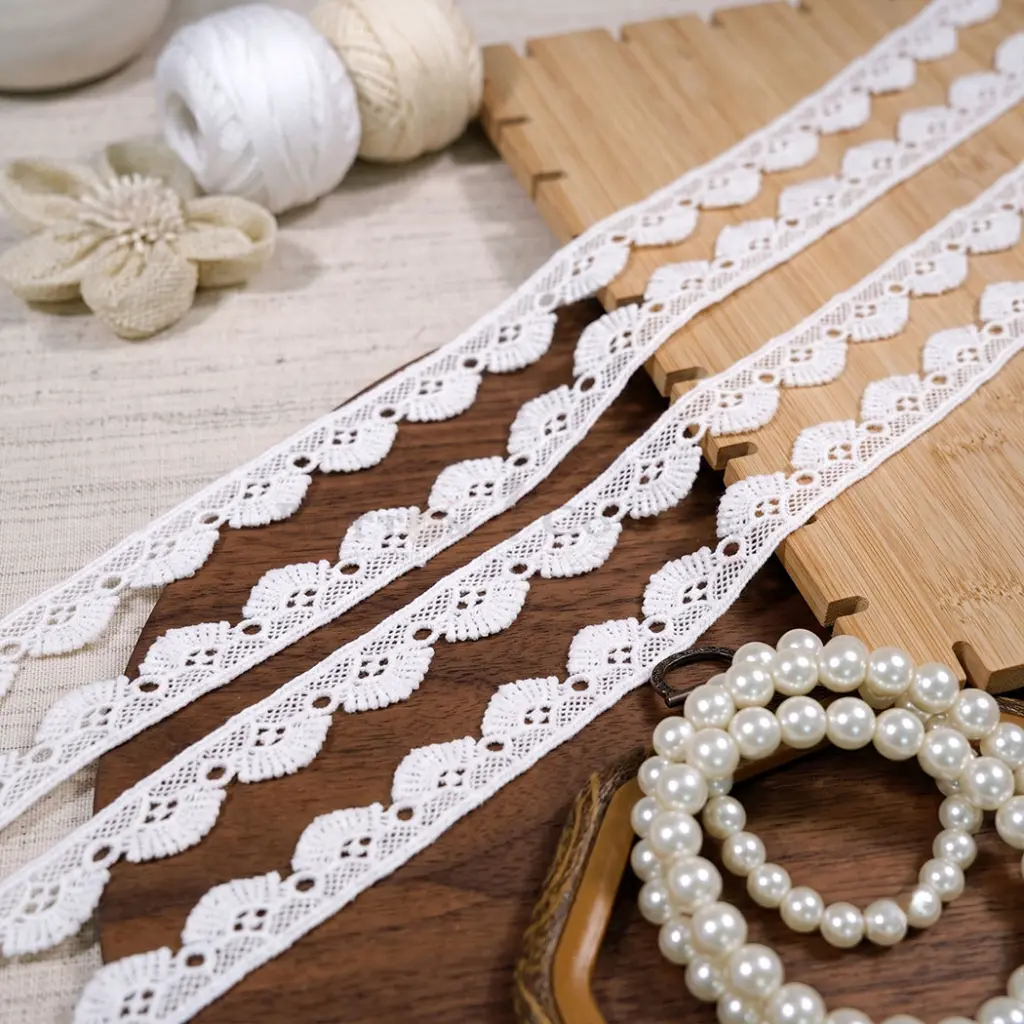 22961-3 WHITE.webp