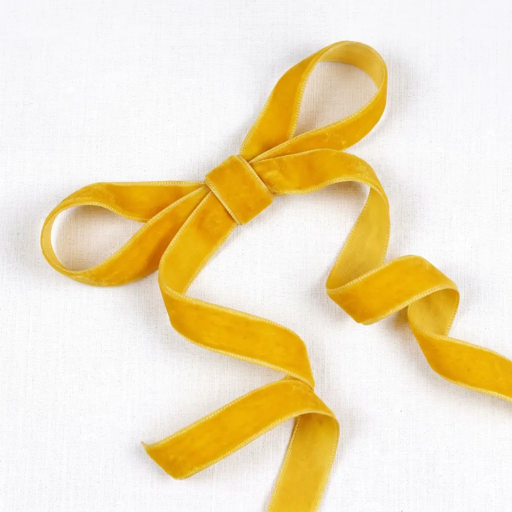 VELVET RIBBON-0.25 YELLOW-2.webp