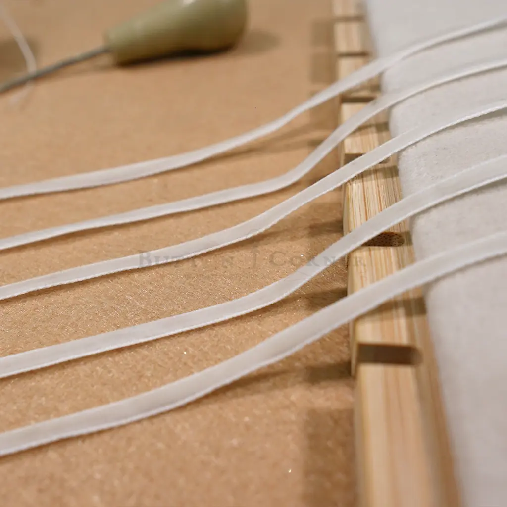 VELVET RIBBON-0.25 WHT-4.webp
