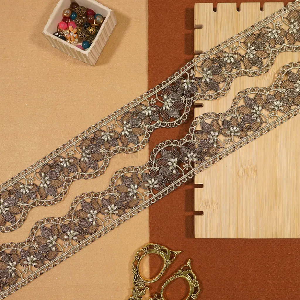 T8022 ANT LGT GOLD.webp