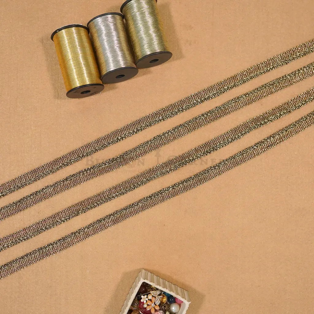 MYB953 ANTQ LIGHT GOLD.webp