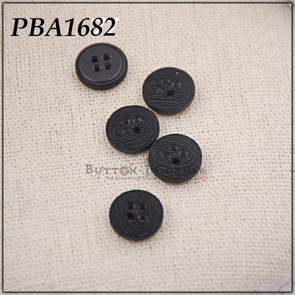 Abstract lines 4 Hole Shirt Button