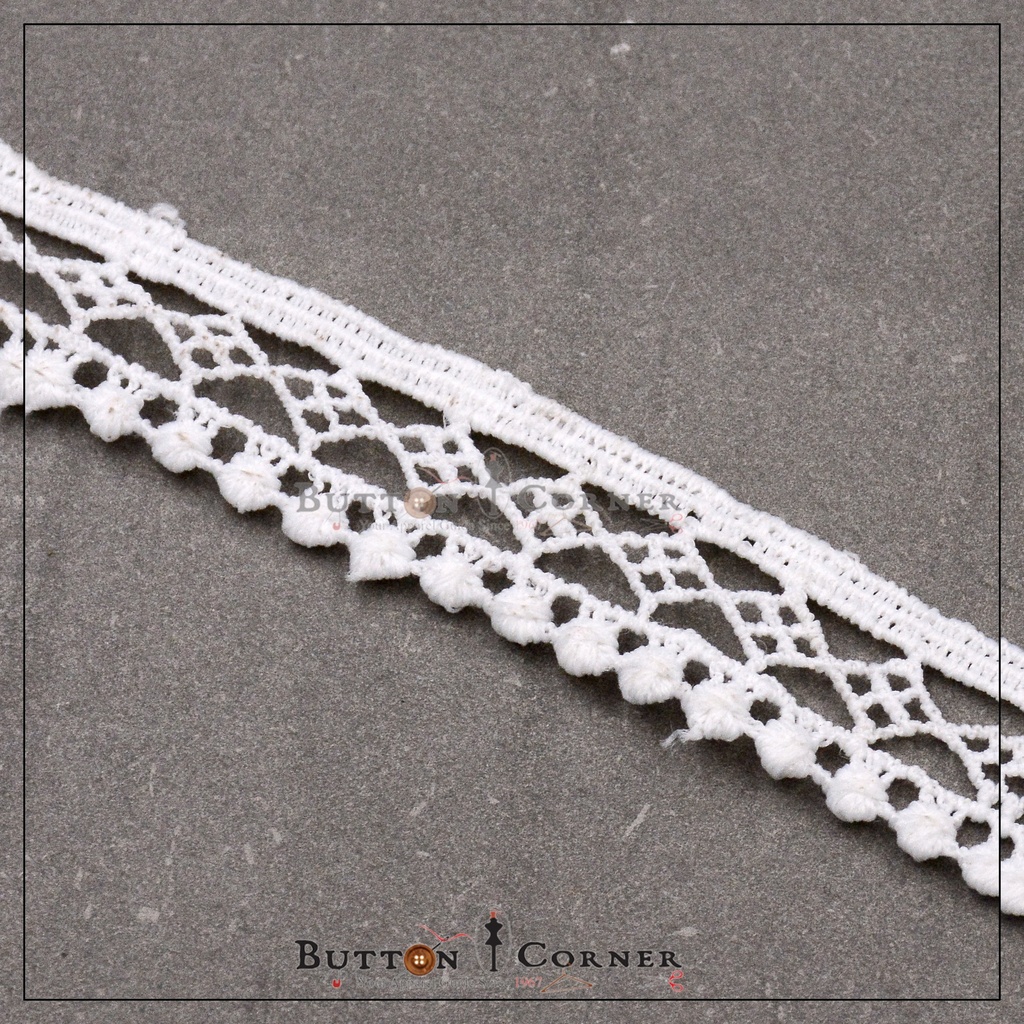 One Side Border Shuttle Lace