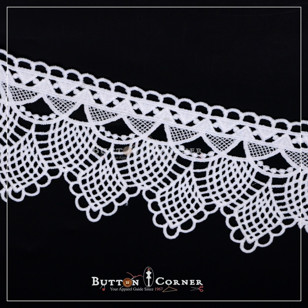 One Side Border Shuttle Lace