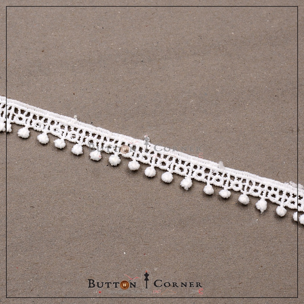 One Side Border Shuttle Lace