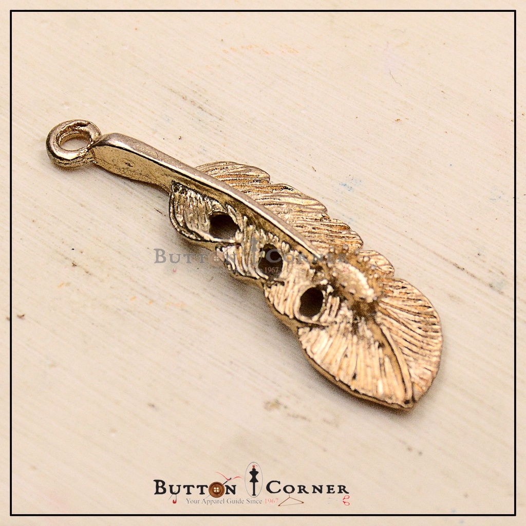 Vein Textured Leaf Shape Pendant