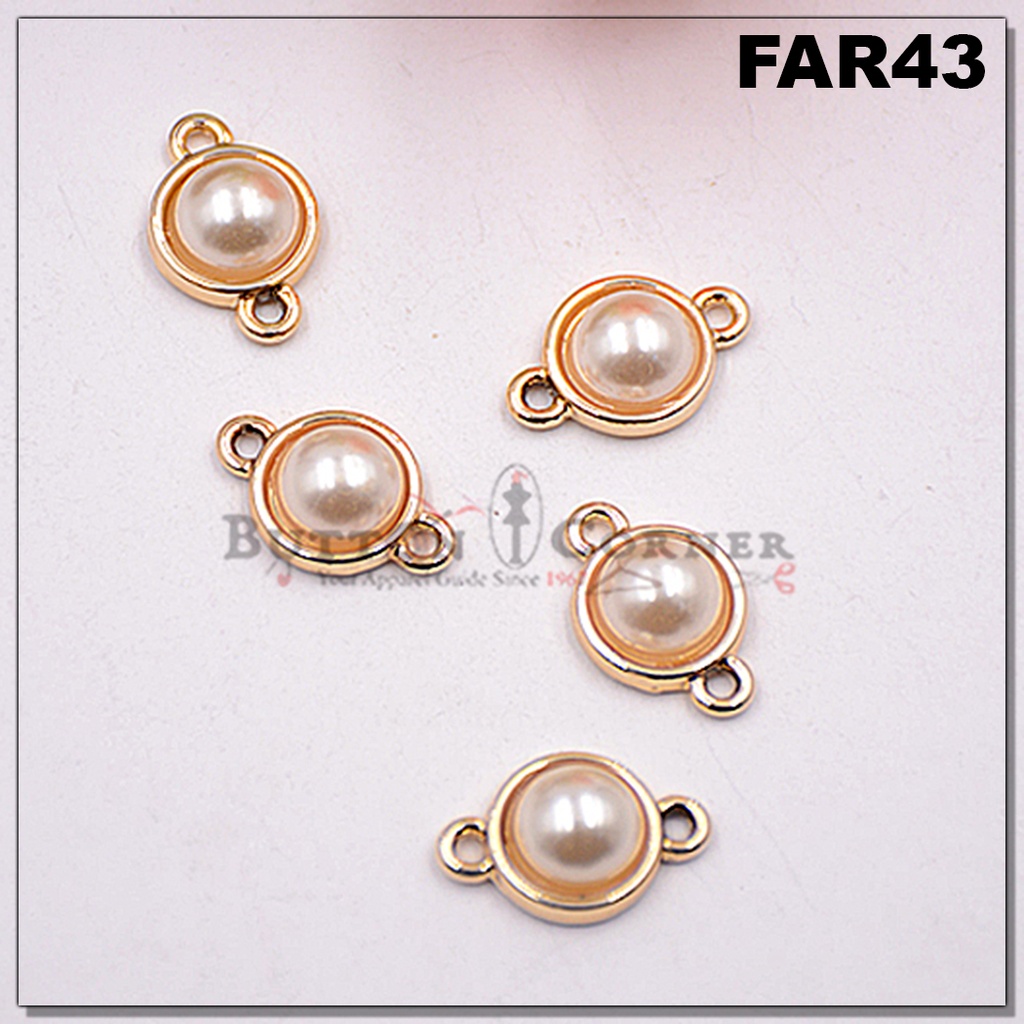 Double Loop Pearl Pendant