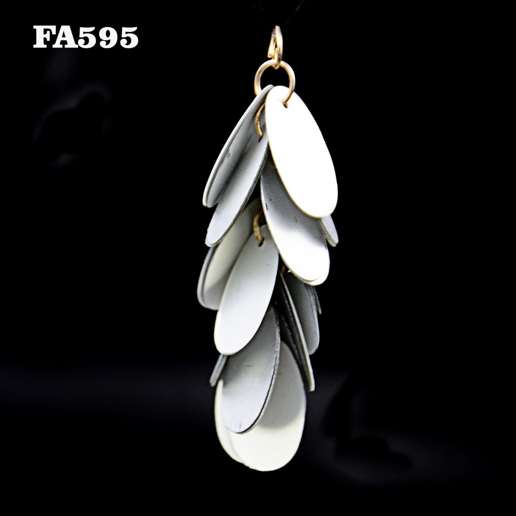 Oval Shape Sequence Tassel