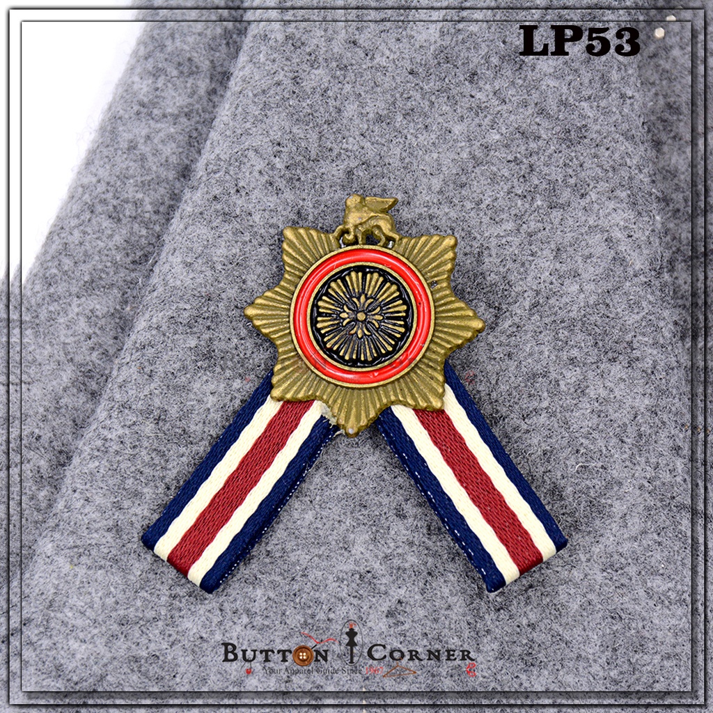 Retro Personality Brooch