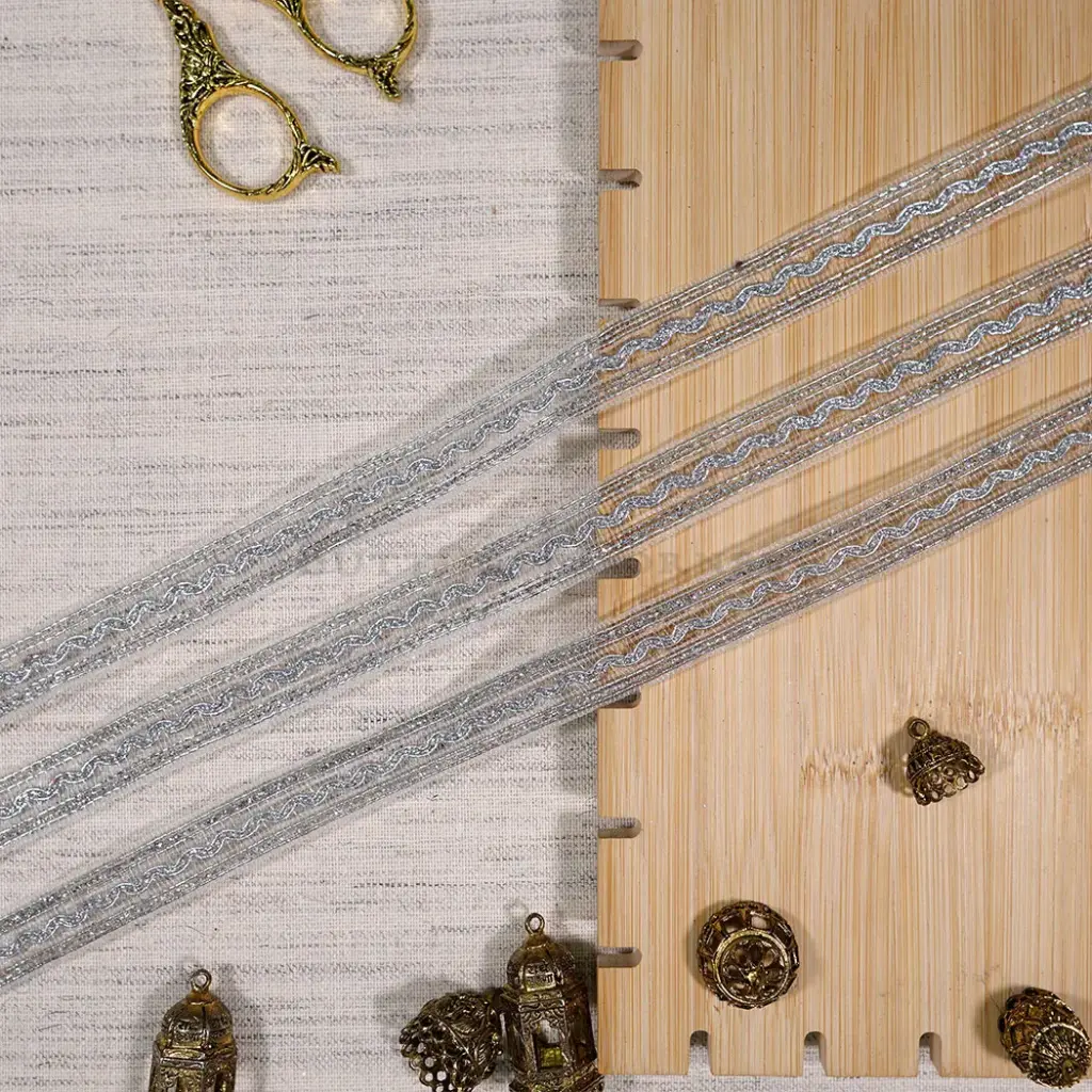 Zigzag Detailing, Fancy Metallic Yarn Lace
