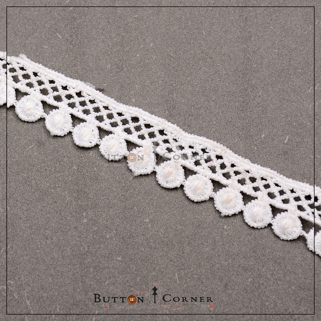 One Side Border Shuttle Lace