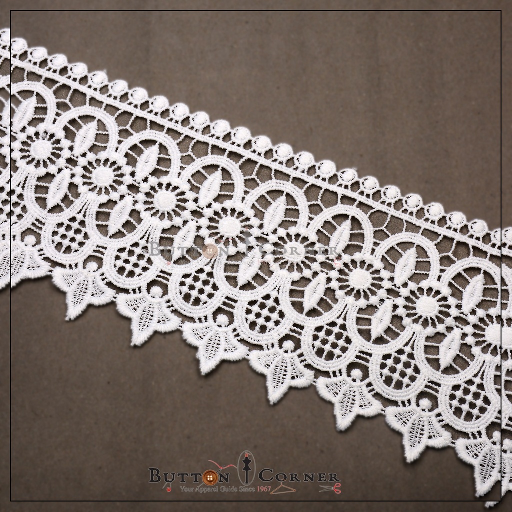 One Side Border Shuttle Lace