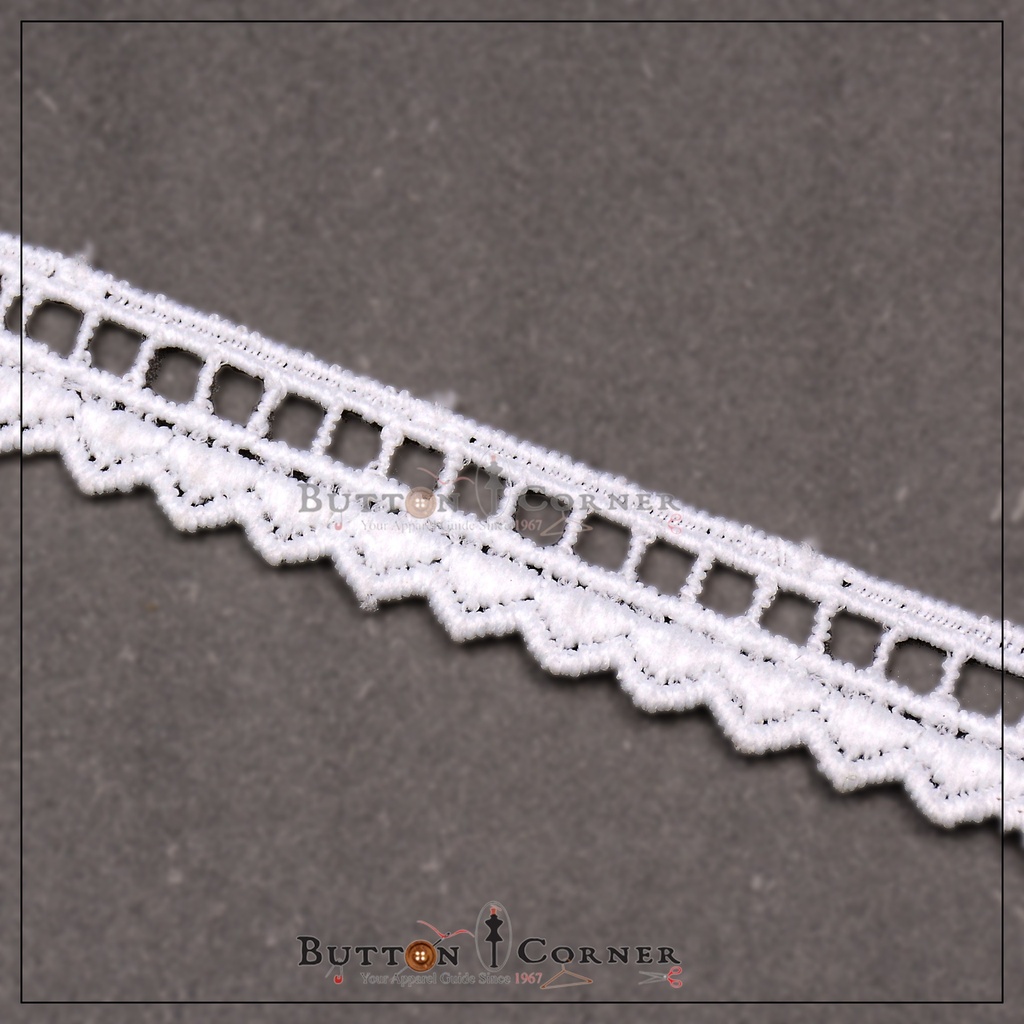 One Side Border Shuttle Lace