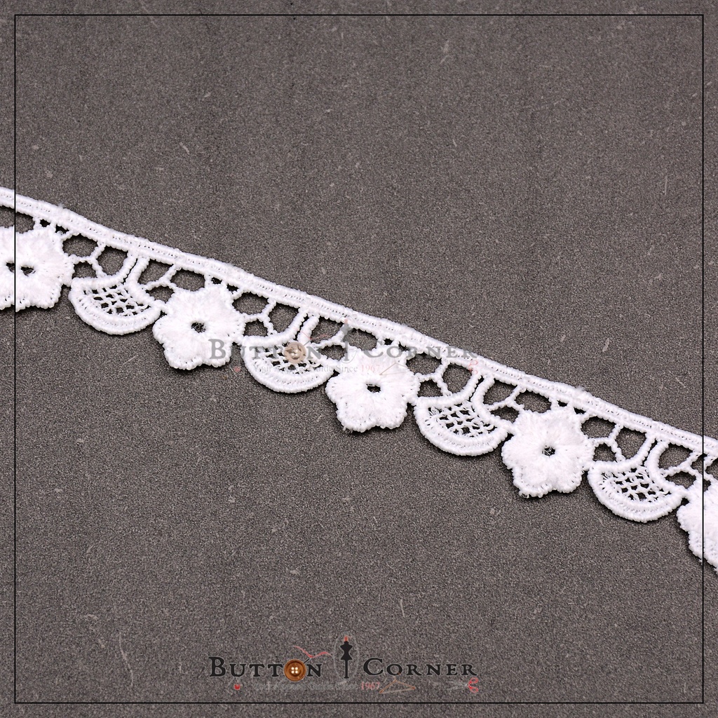 One Side Border Shuttle Lace
