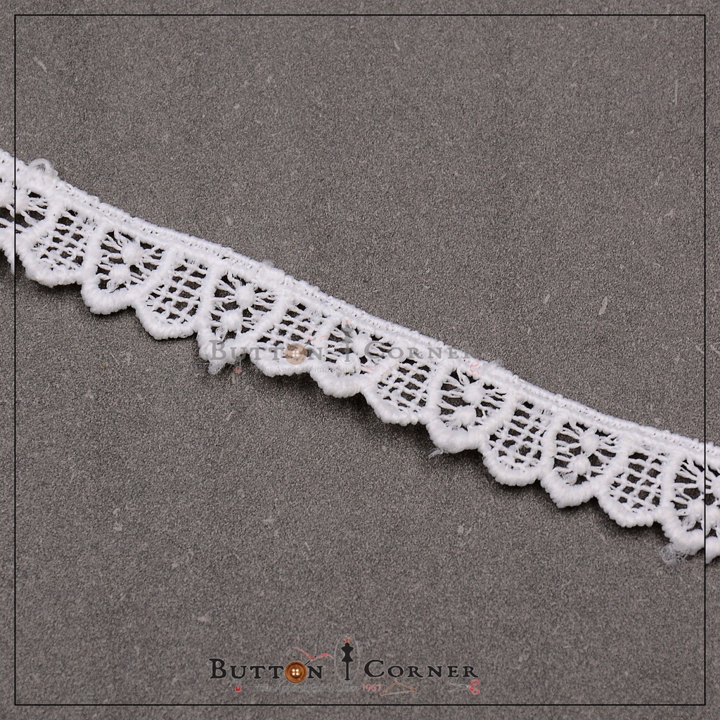 One Side Border Shuttle Lace
