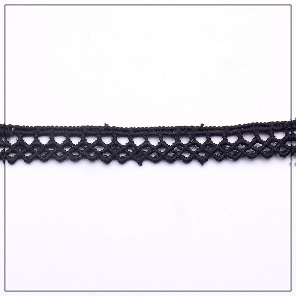 One Side Border Shuttle Lace