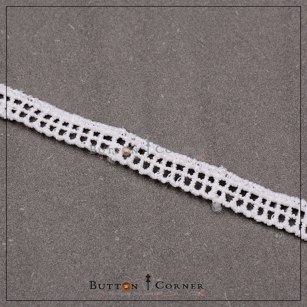 One Side Border Shuttle Lace