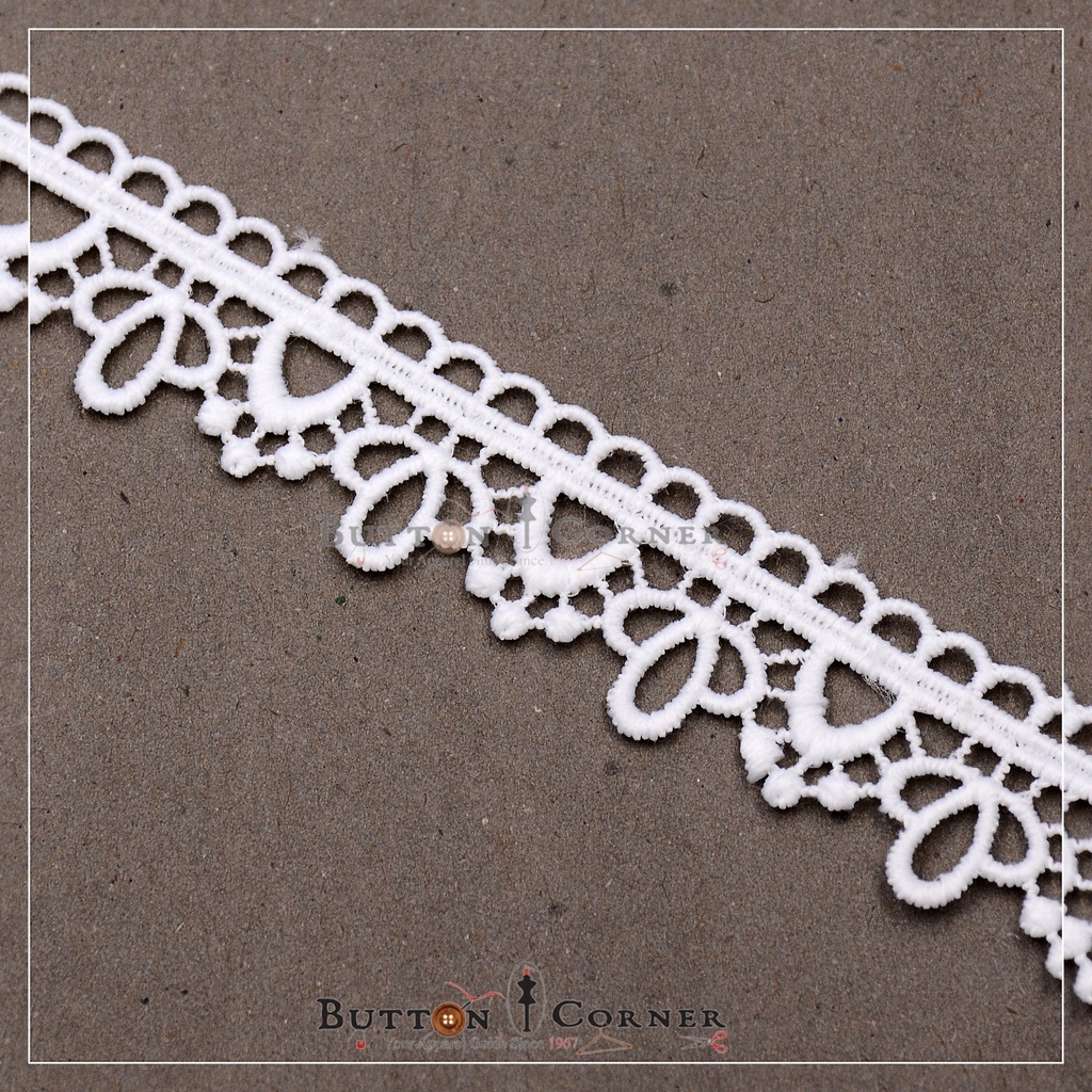 One Side Border Shuttle Lace