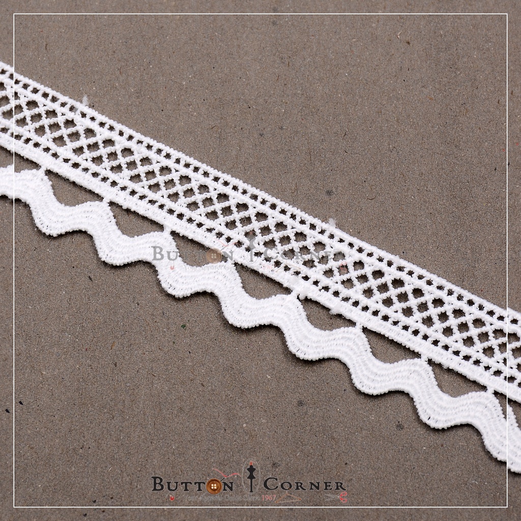 One Side Border Shuttle Lace