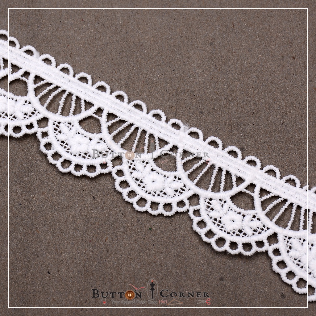 One Side Border Shuttle Lace