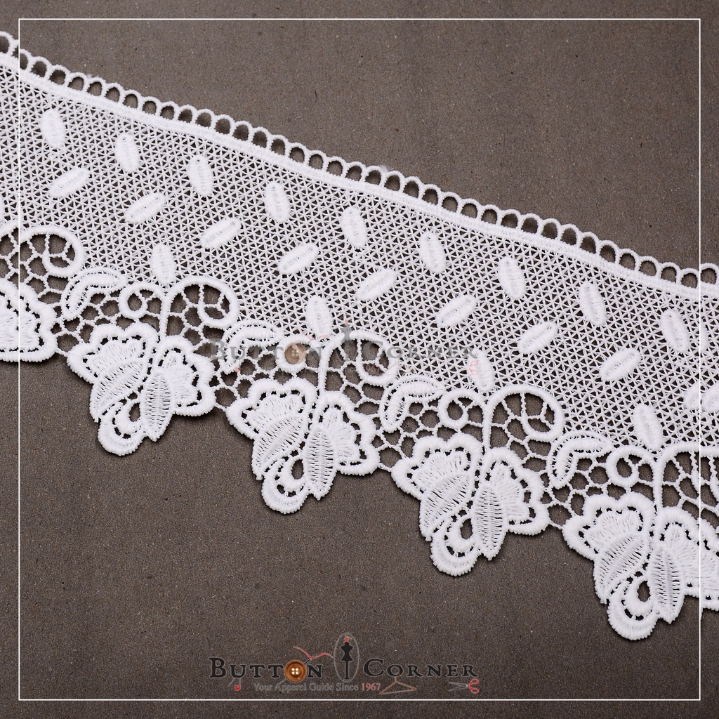 One Side Border Shuttle Lace