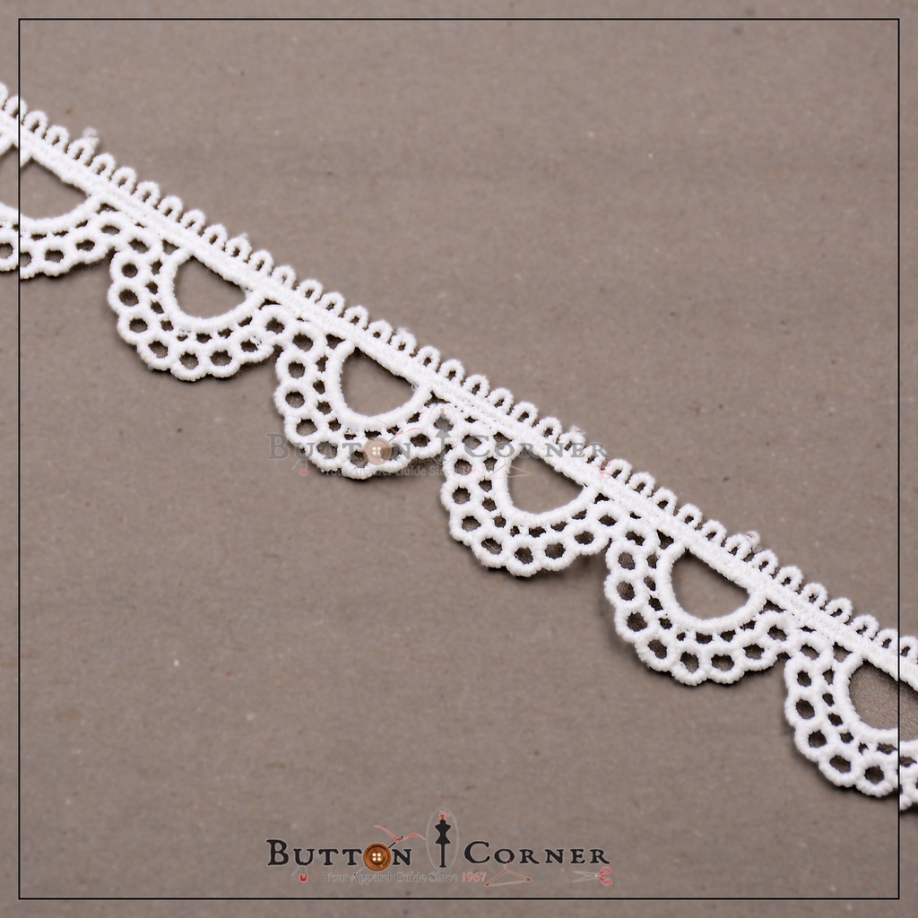 One Side Border Shuttle Lace
