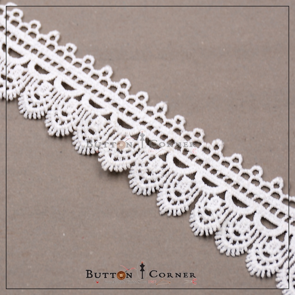 One Side Border Shuttle Lace