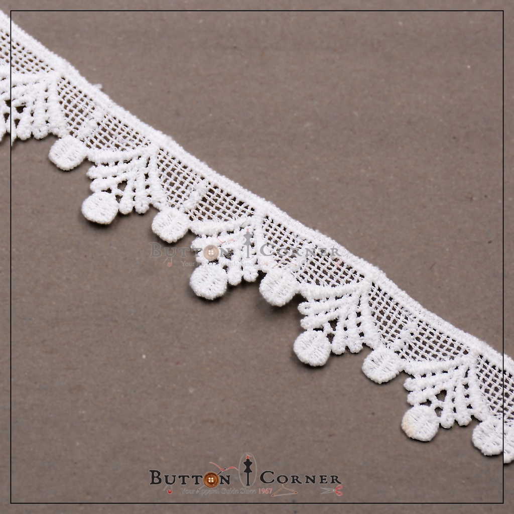 One Side Border Shuttle Lace