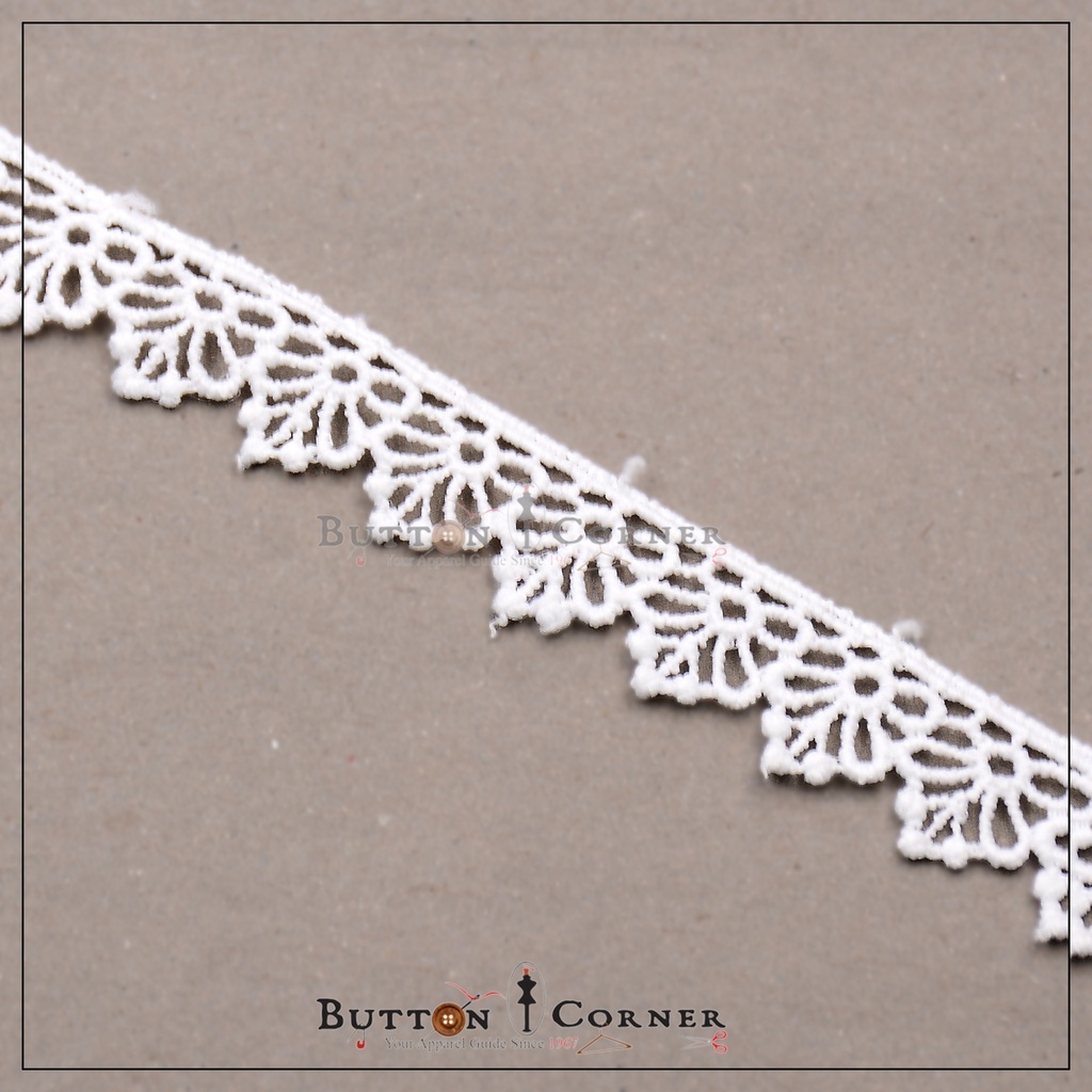 One Side Border Shuttle Lace