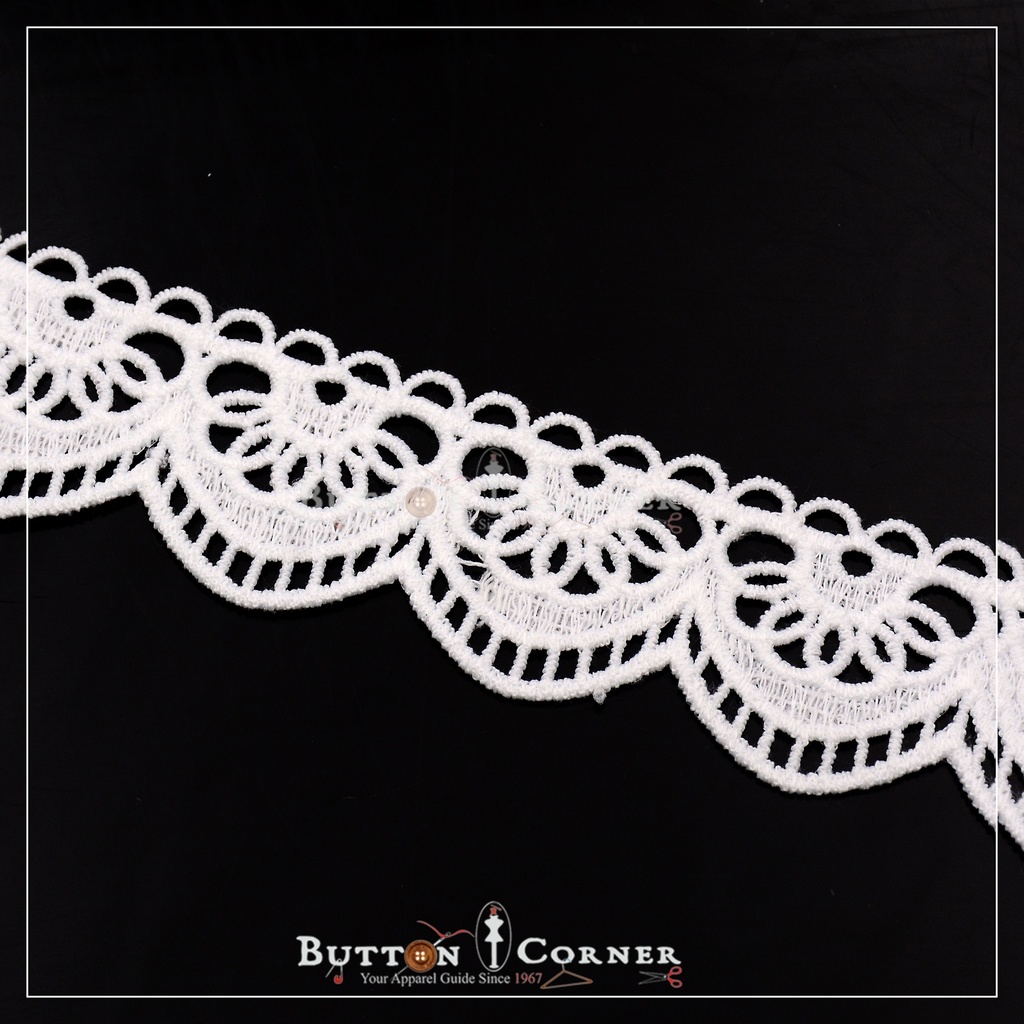 One Side Border Shuttle Lace