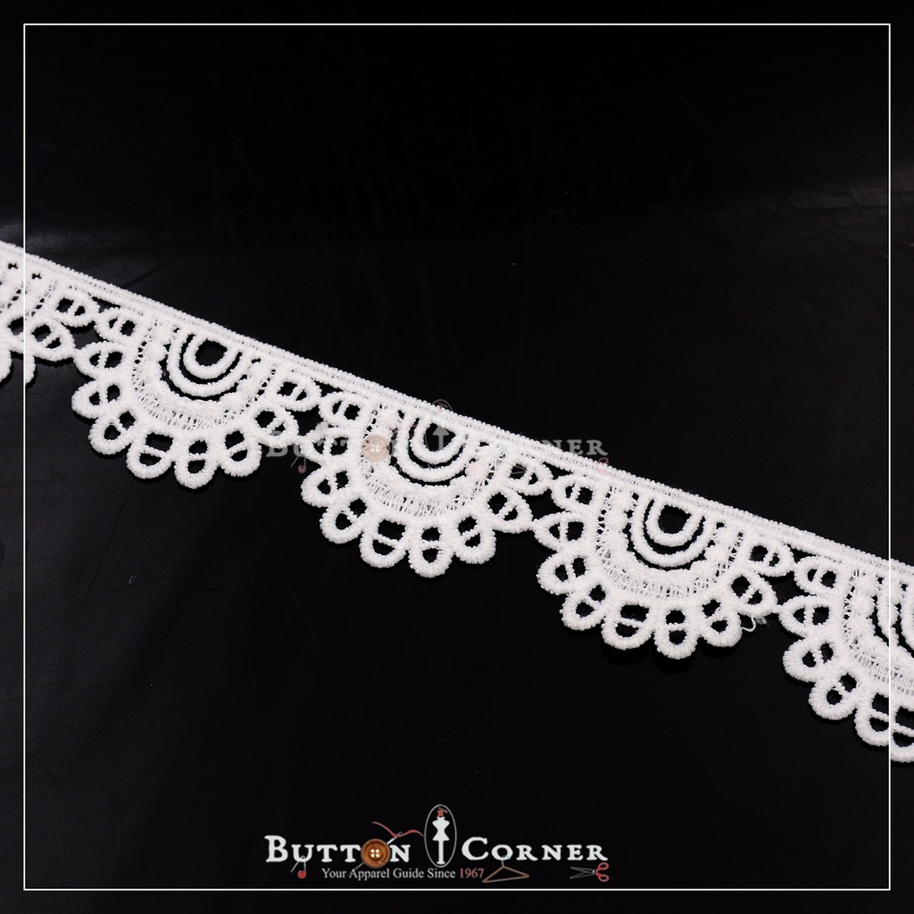 One Side Border Shuttle Lace