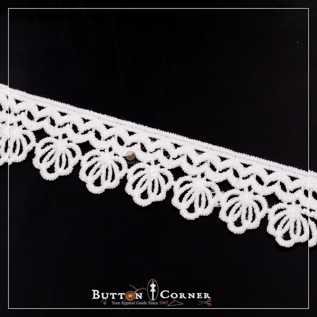 One Side Border Shuttle Lace