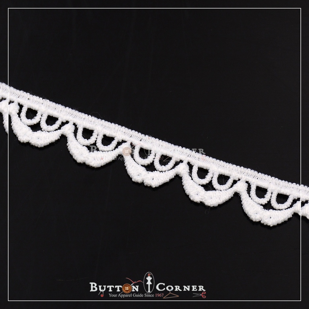 One Side Border Shuttle Lace
