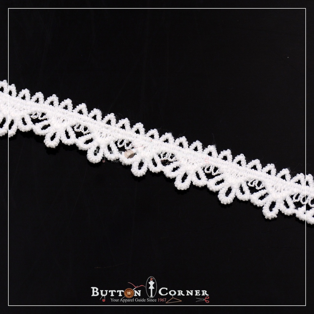 One Side Border Shuttle Lace